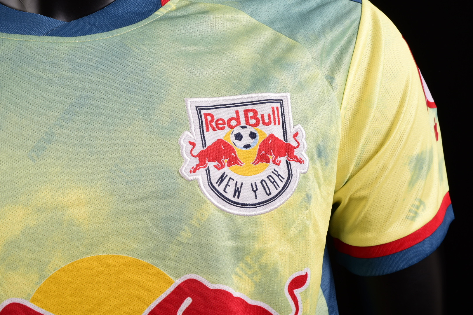 RED BULL OFICAL 2024 – El Puente Deportes